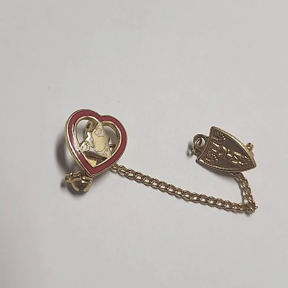 Cute Women Of The Moose Heart Double Pin With Chain Connector